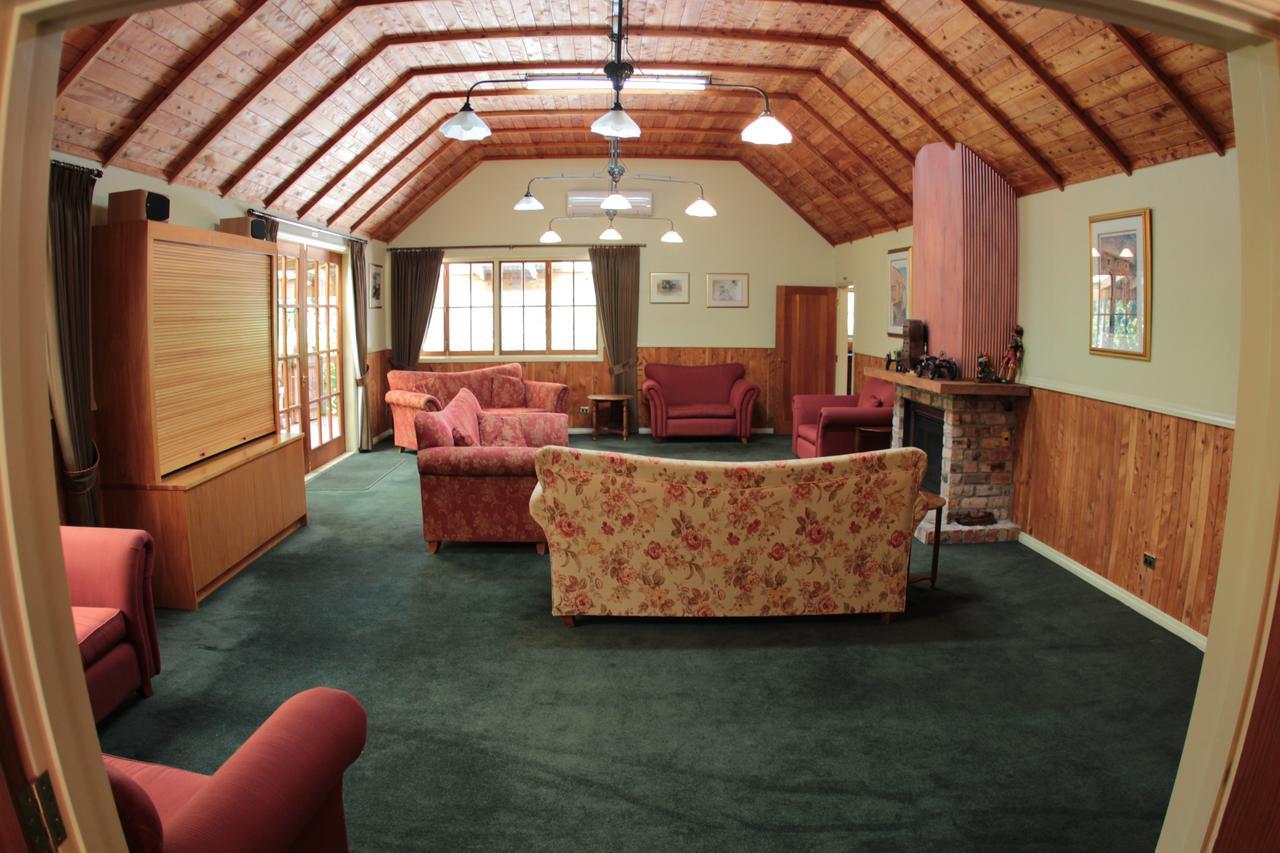 เดอะ ไวน์ยาร์ด คอตเทจ คูเมอุ Hotel Waimauku ภายนอก รูปภาพ