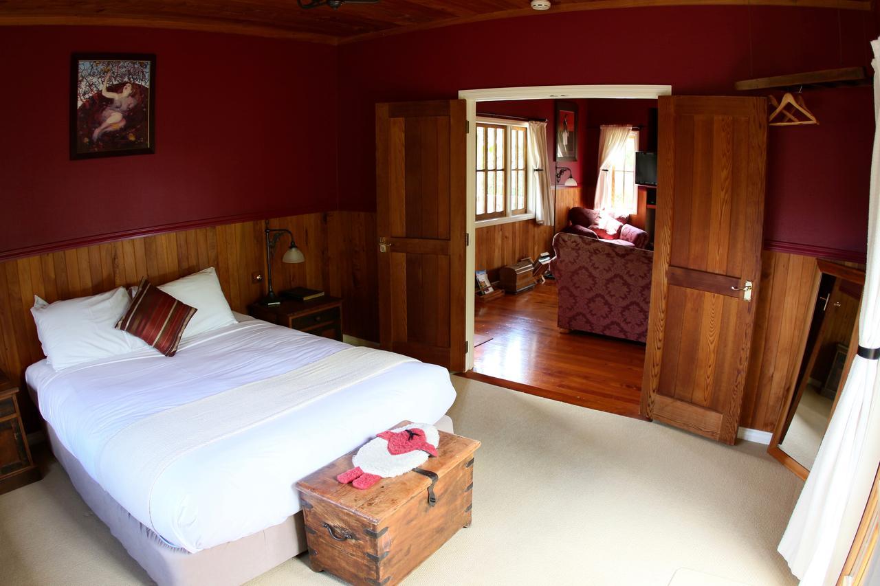 เดอะ ไวน์ยาร์ด คอตเทจ คูเมอุ Hotel Waimauku ภายนอก รูปภาพ