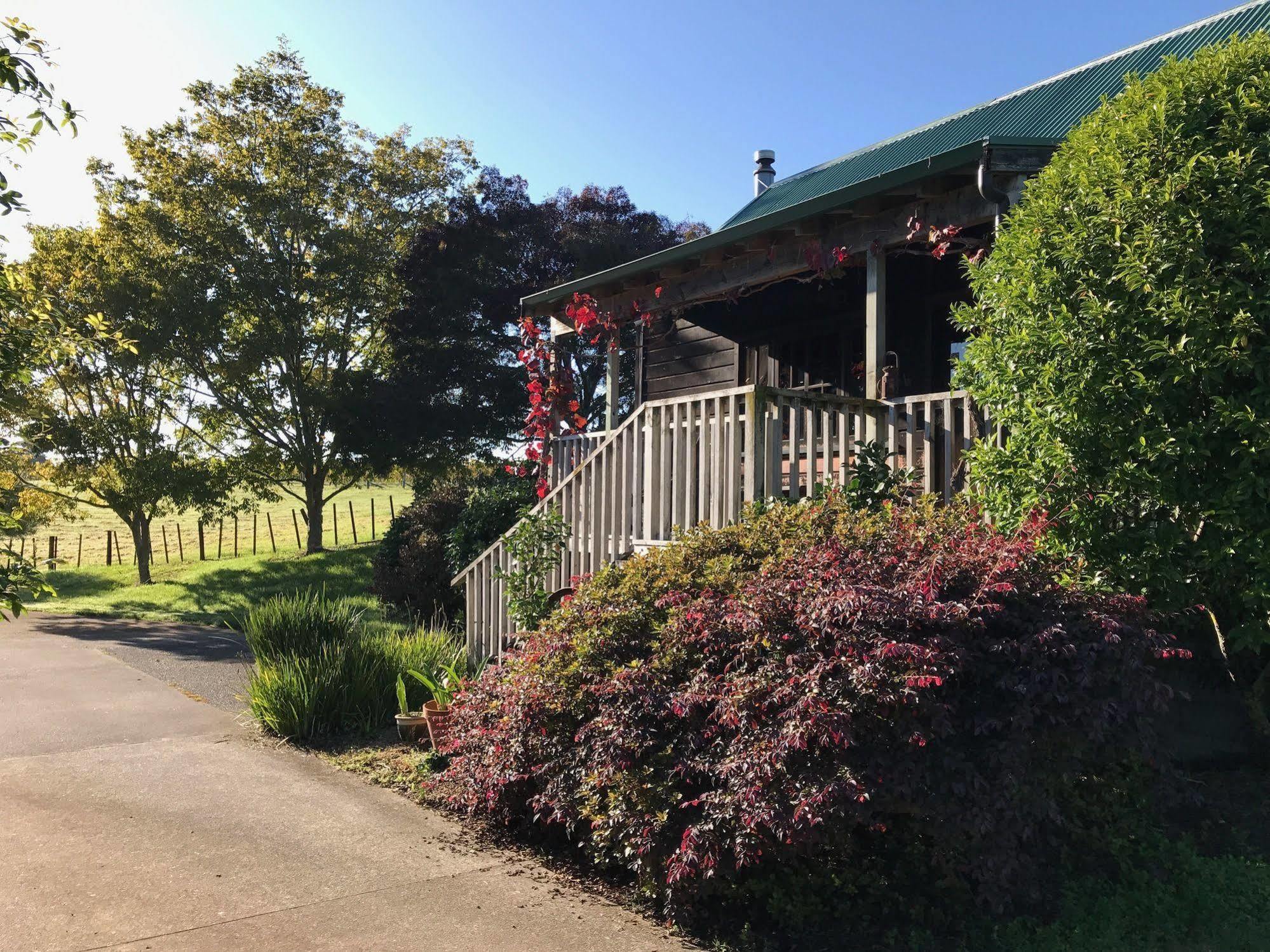 เดอะ ไวน์ยาร์ด คอตเทจ คูเมอุ Hotel Waimauku ภายนอก รูปภาพ