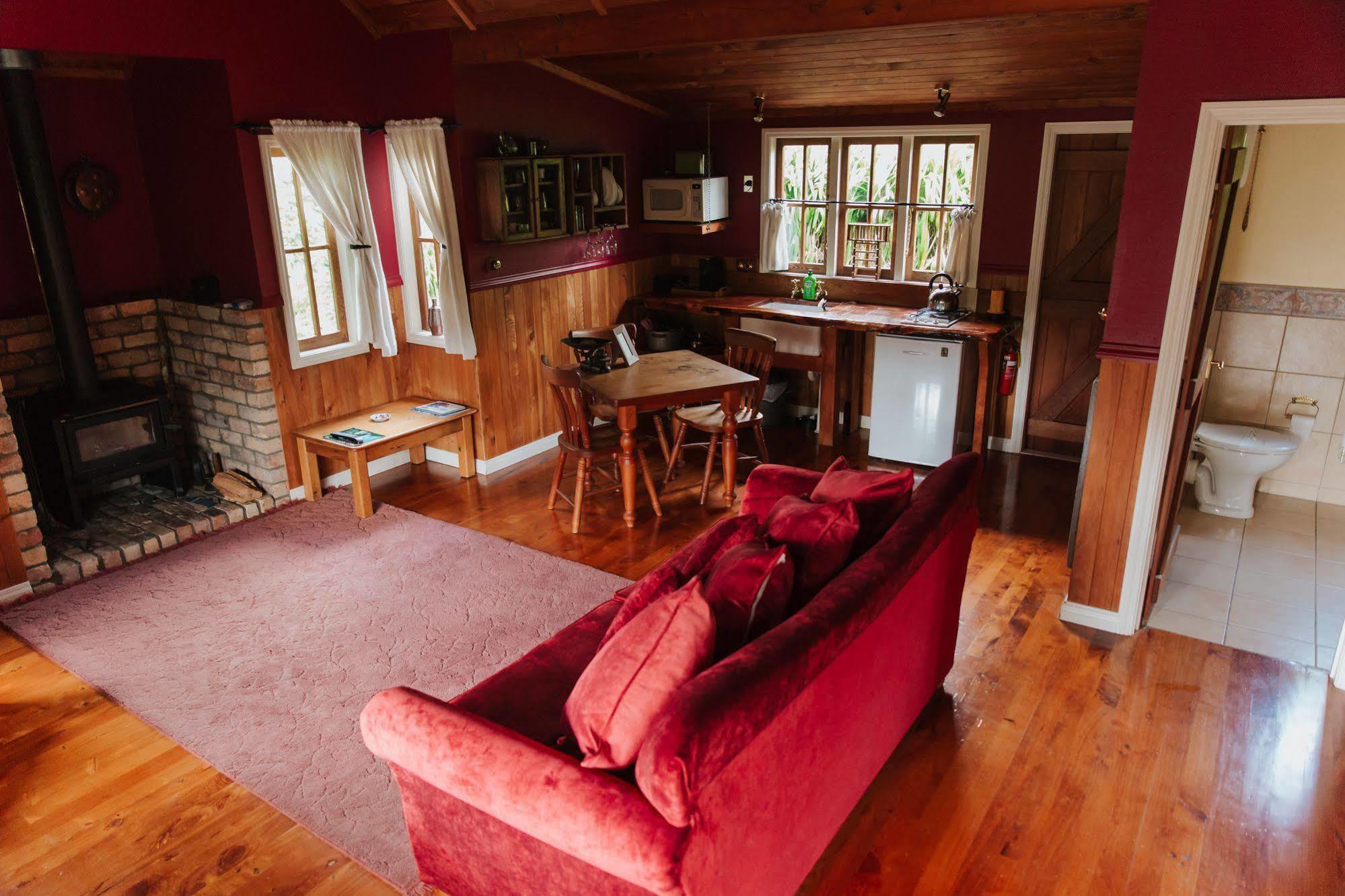เดอะ ไวน์ยาร์ด คอตเทจ คูเมอุ Hotel Waimauku ภายนอก รูปภาพ