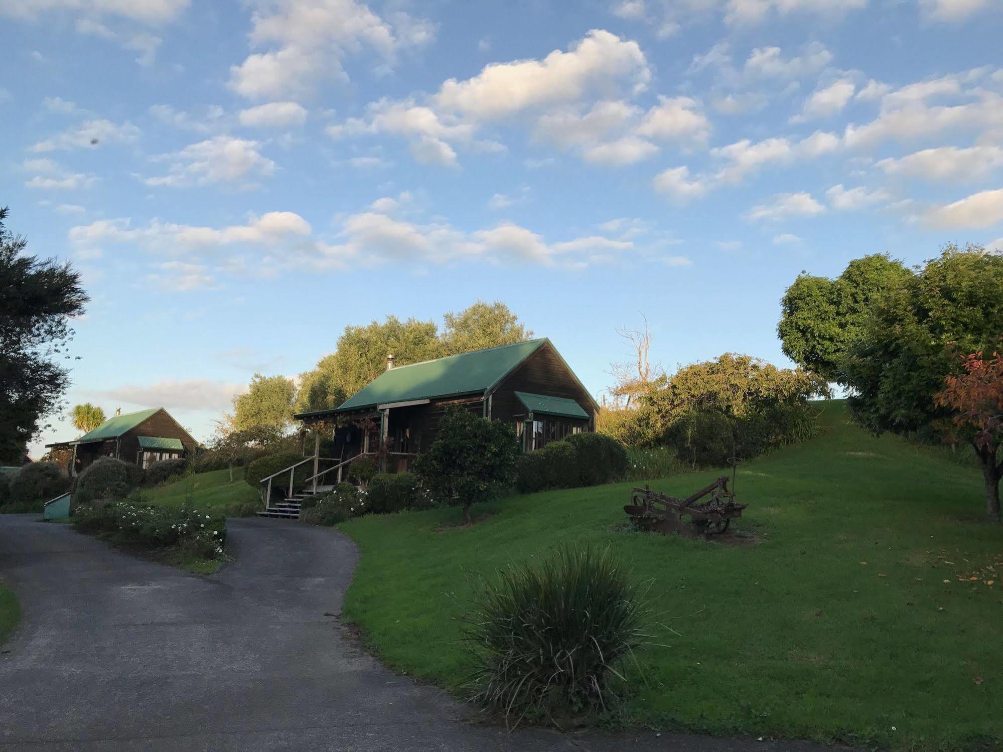 เดอะ ไวน์ยาร์ด คอตเทจ คูเมอุ Hotel Waimauku ภายนอก รูปภาพ