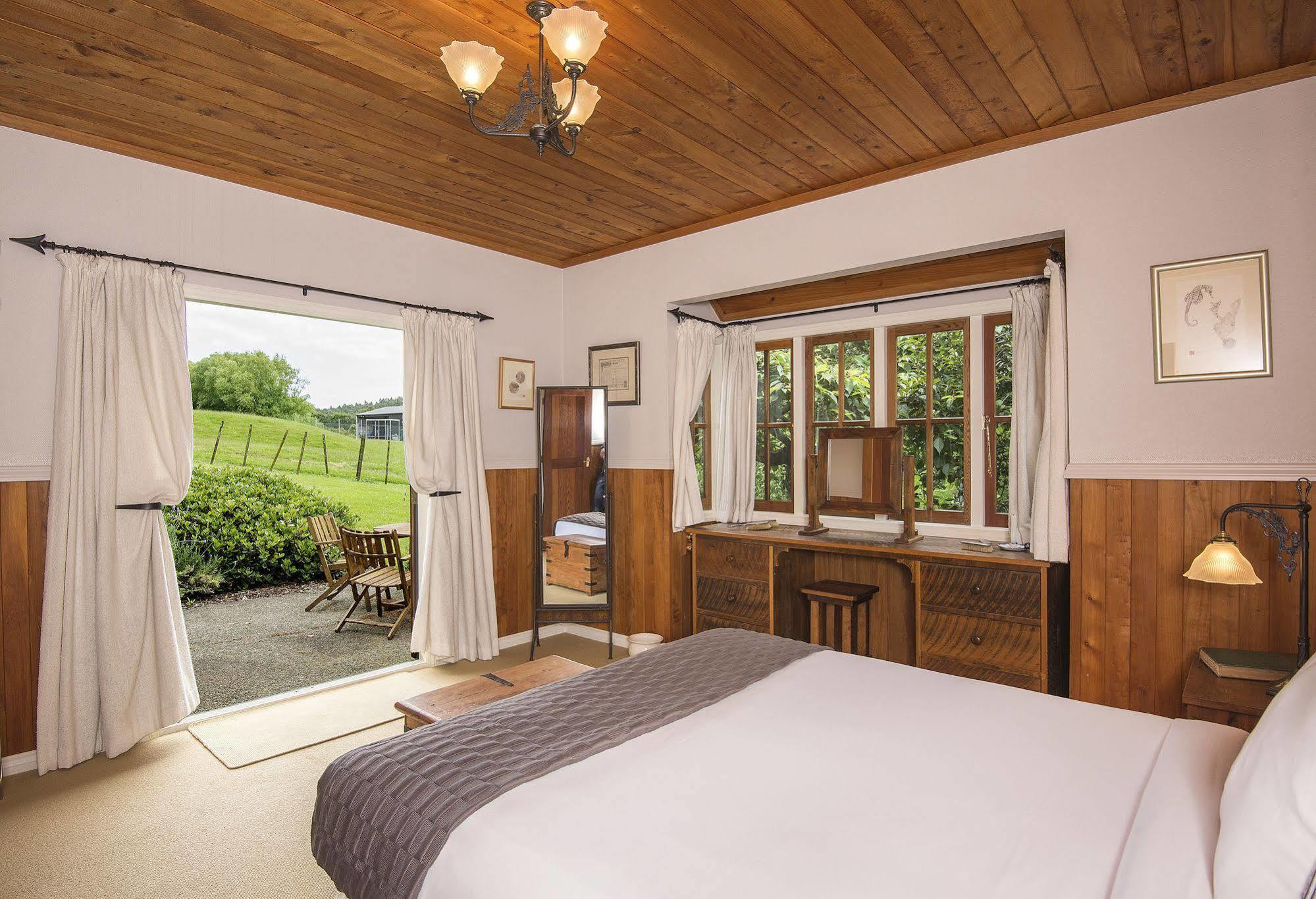 เดอะ ไวน์ยาร์ด คอตเทจ คูเมอุ Hotel Waimauku ภายนอก รูปภาพ