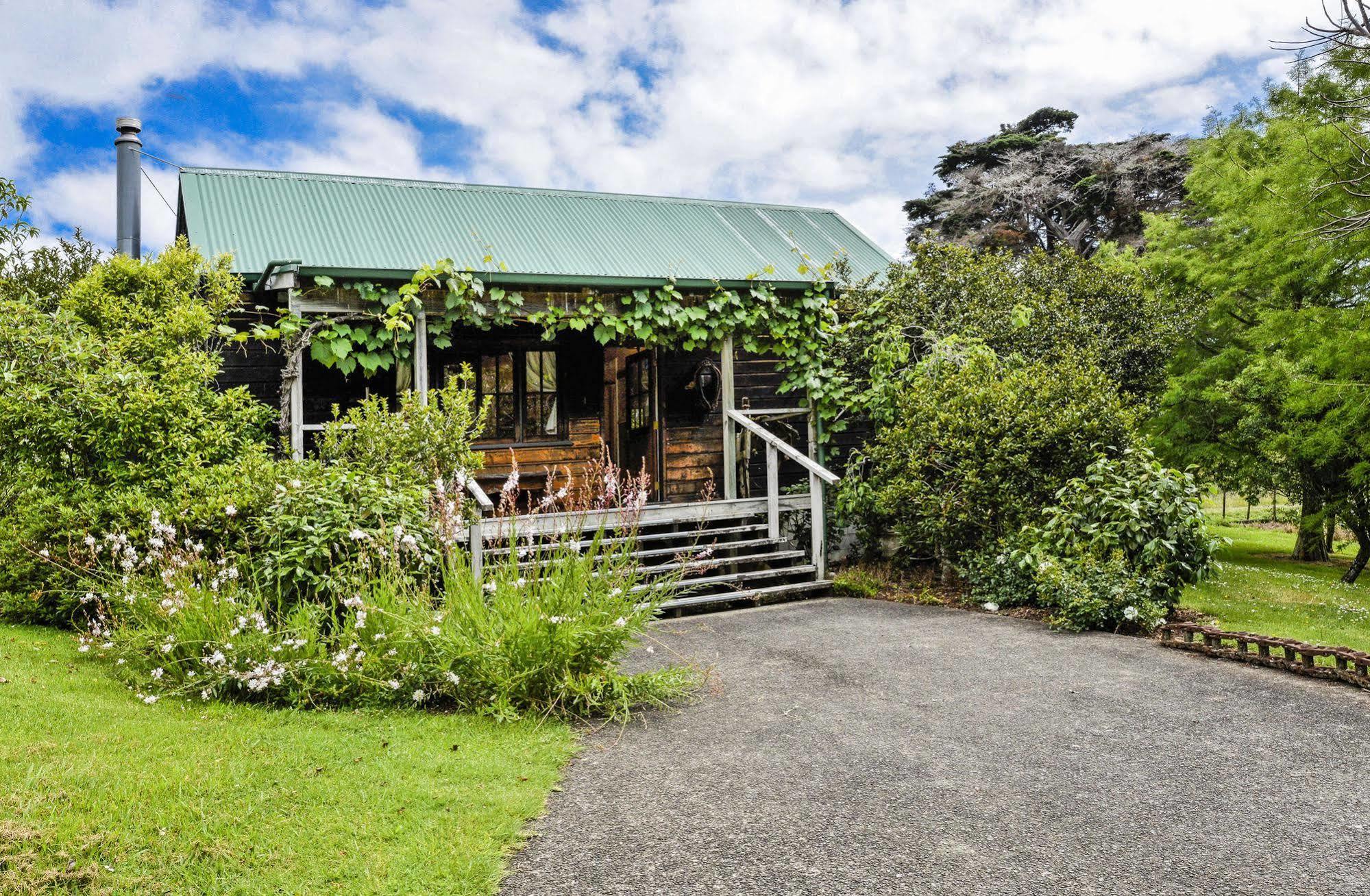 เดอะ ไวน์ยาร์ด คอตเทจ คูเมอุ Hotel Waimauku ภายนอก รูปภาพ